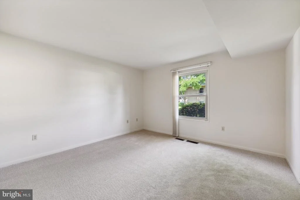Photo of Unit 102F at 3642 GLENEAGLES DRIVE