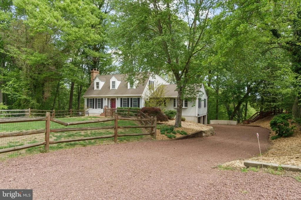 Photo of 42 CREEK ROAD