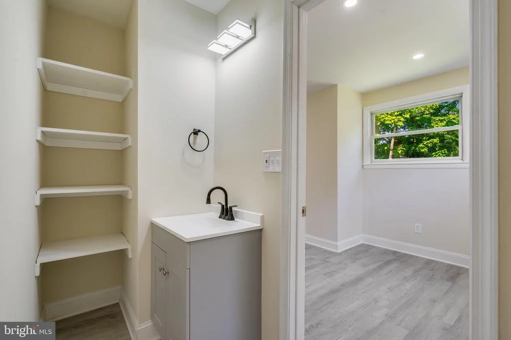 Photo of 5412 BIDDISON AVENUE
