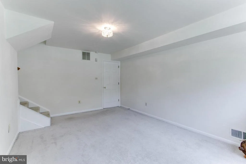 Photo of 7007 BRIGHT AVENUE