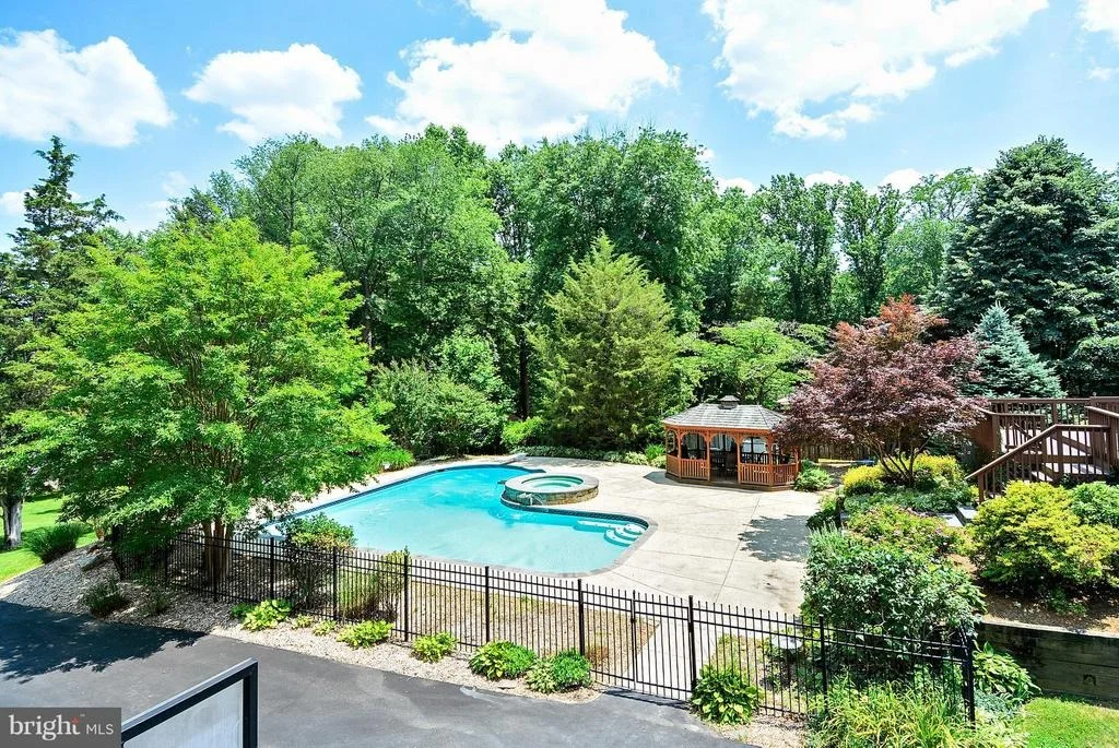 Photo of 2112 APPLE TREE LANE