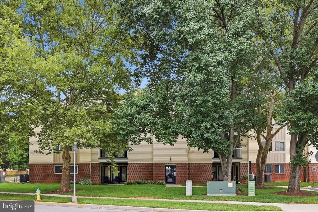 Photo of Unit 2C at 2112 WHITEHALL ROAD