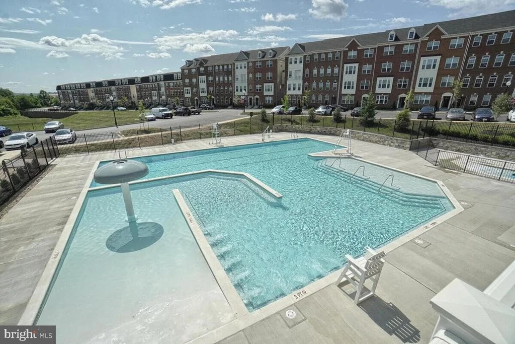 Photo of 5211 CONTINENTAL DRIVE