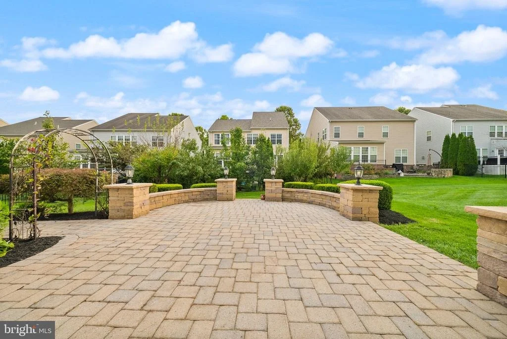 Photo of 23246 MINERVA DRIVE