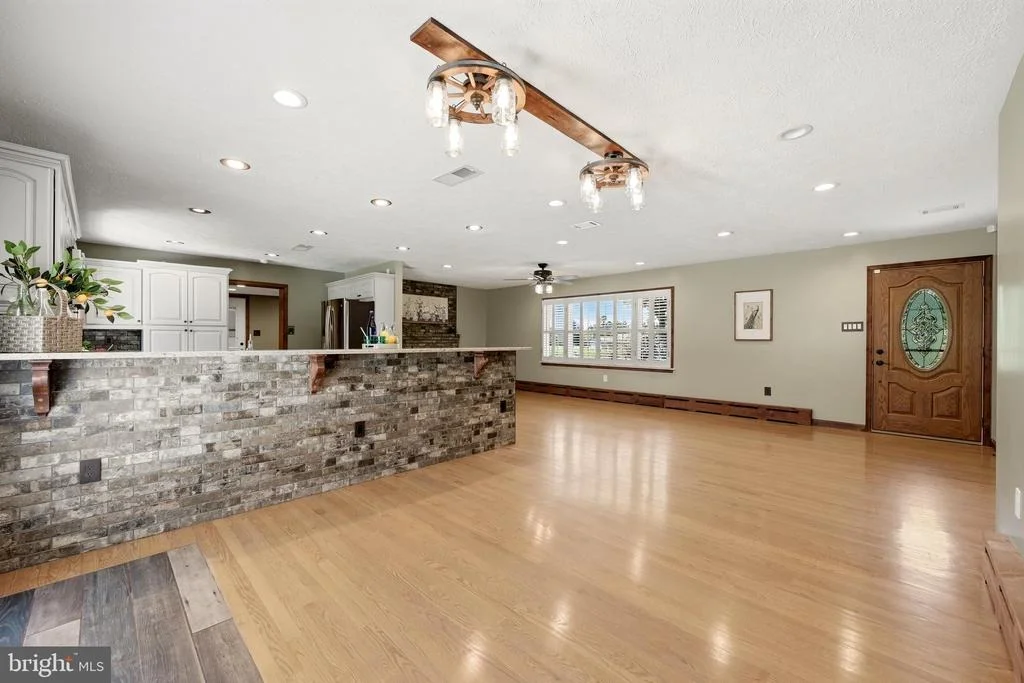 Photo of 210 JACKSON DRIVE