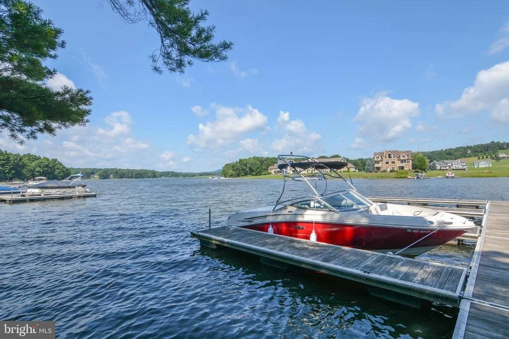 Photo of 282 LAKEFRONT LINKS DRIVE