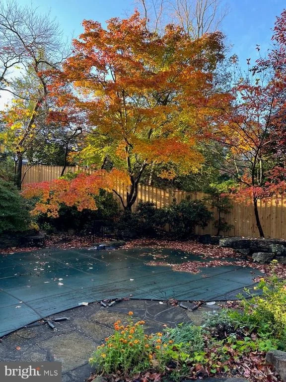 Photo of 5810 OVERLEA ROAD