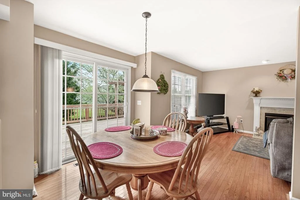 Photo of 2094 E GREENLEAF DRIVE