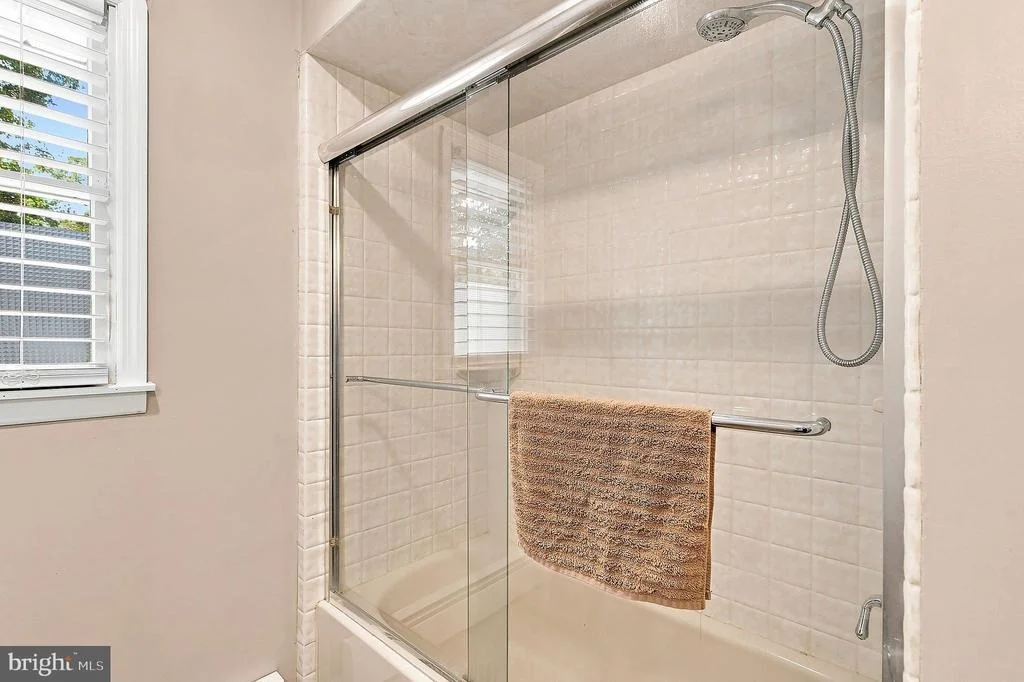 Photo of 2215 LONGWOOD DRIVE