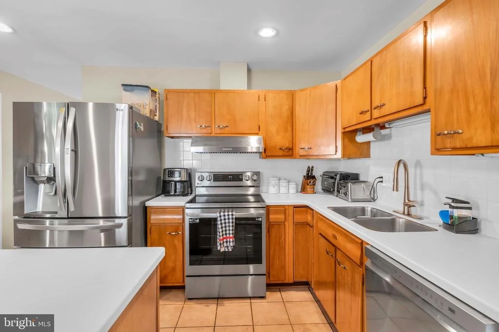 Photo of 101 W BEECH ROAD