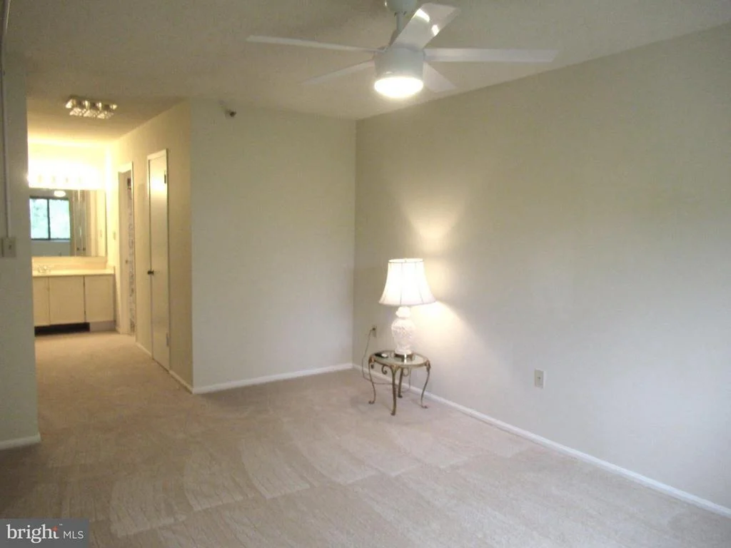 Photo of Unit 1422 at 15101 INTERLACHEN DRIVE