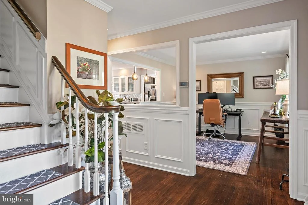 Photo of 1610 RIDOUT ROAD