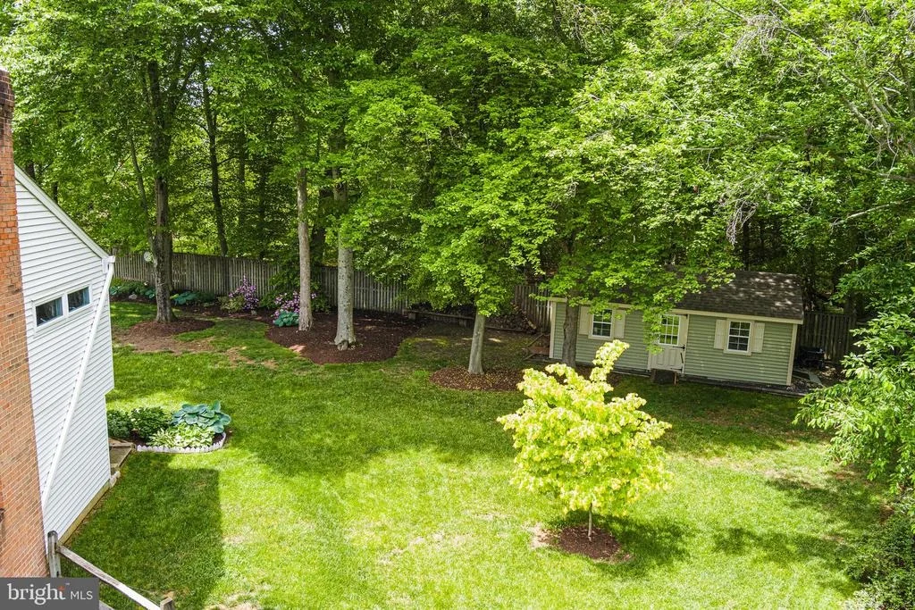 Photo of 10000 MADRONAWOOD DRIVE