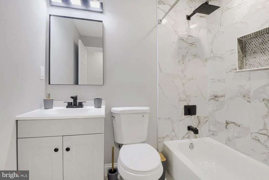 Photo of 696 W MAPLE ROAD