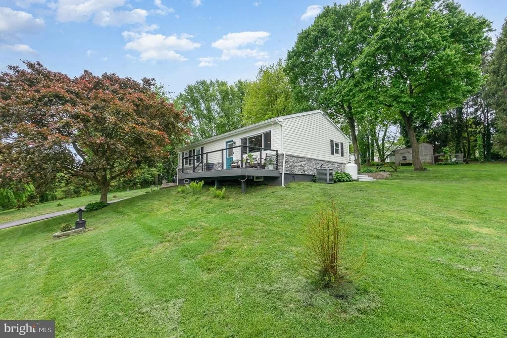 Photo of 2585 RED TOAD ROAD