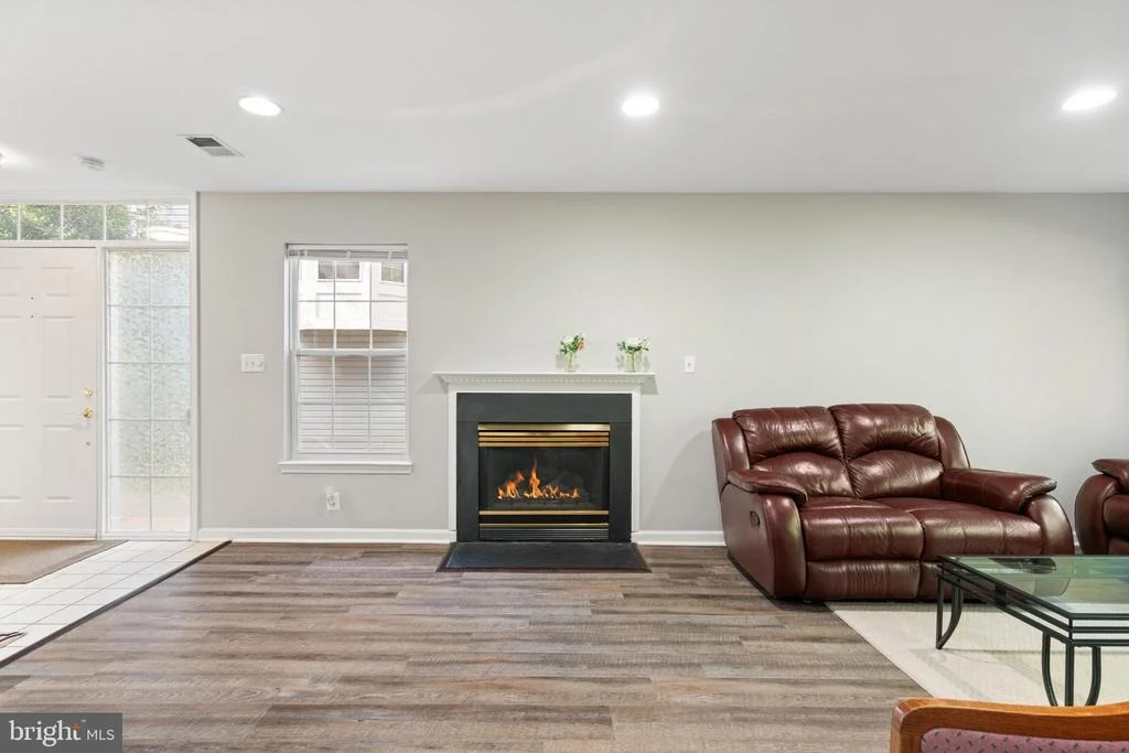 Photo of 21654 FRAME SQUARE