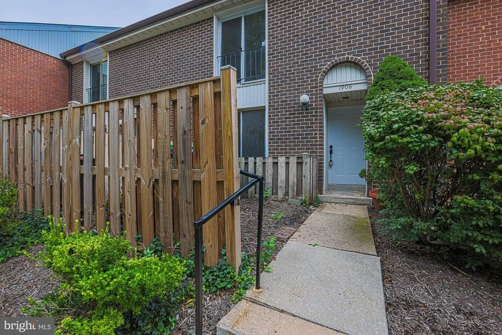 Photo of 1906 GREENHAVEN DRIVE