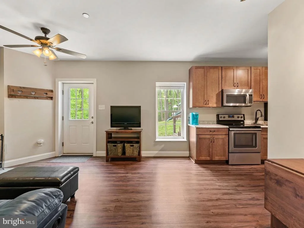 Photo of 995 WILDA DRIVE