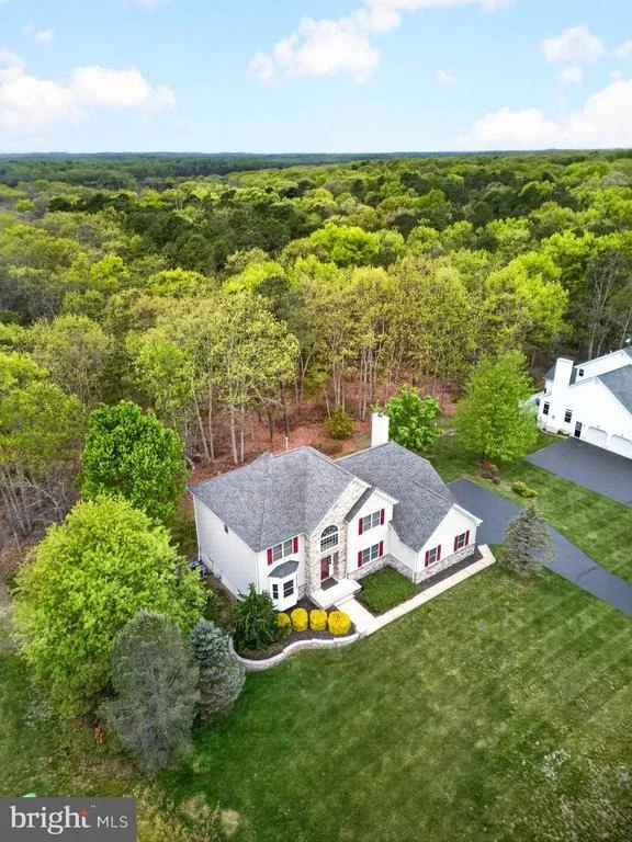 Photo of 77 HEMLOCK DRIVE