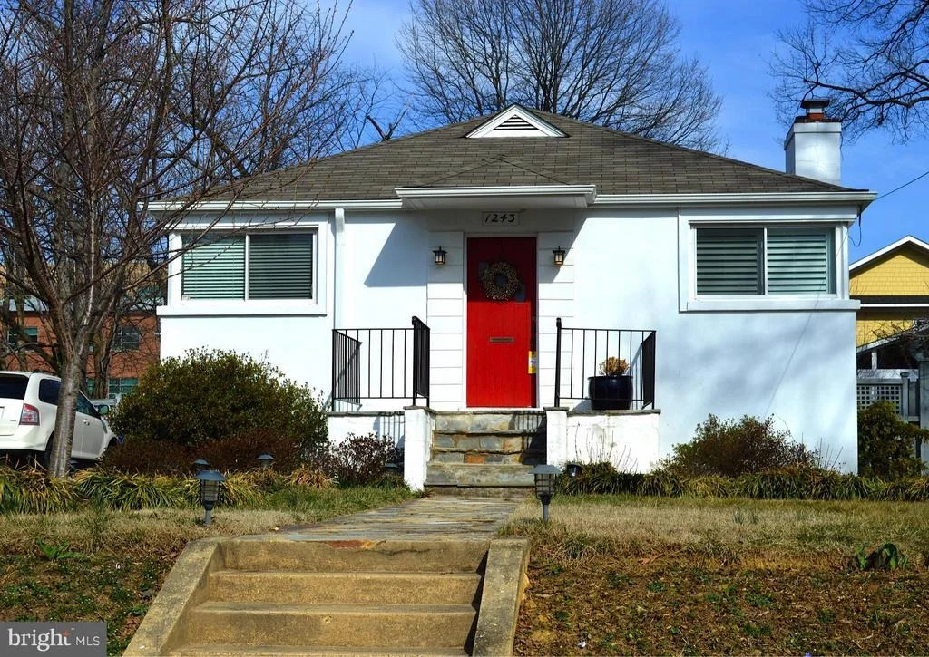 Photo of 1243 STUART STREET N