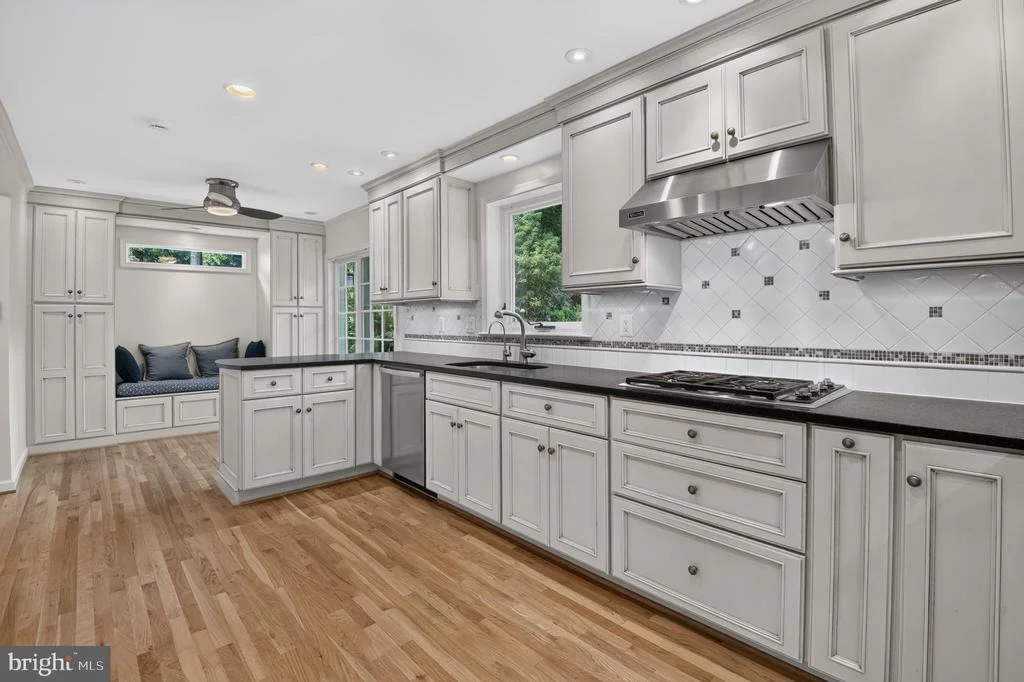 Photo of 6309 KENHOWE DRIVE