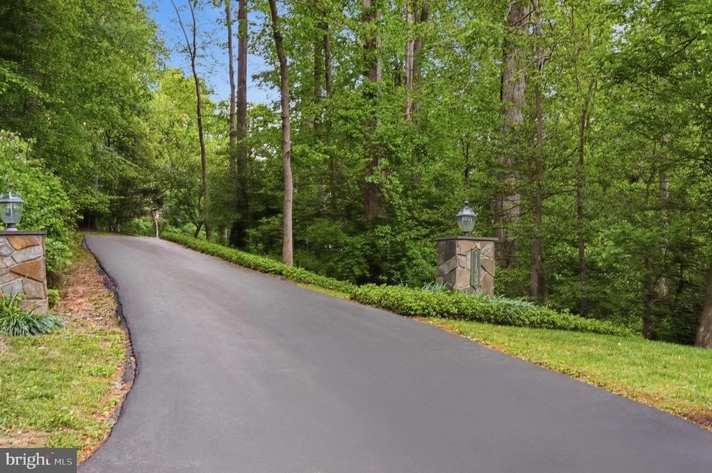Photo of 1133 SPRINGVALE ROAD