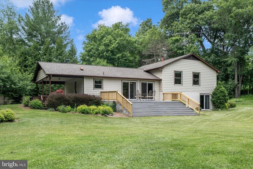Photo of 8604 BURNT HICKORY CIRCLE