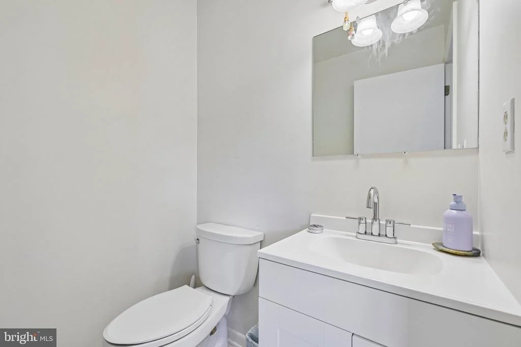 Photo of 413 BABYLON COURT