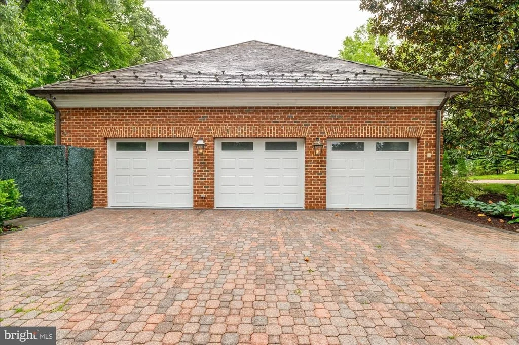Photo of 4115 40TH PLACE N