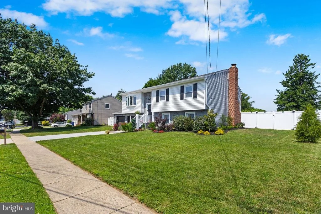 Photo of 6 INDEPENDENCE DRIVE