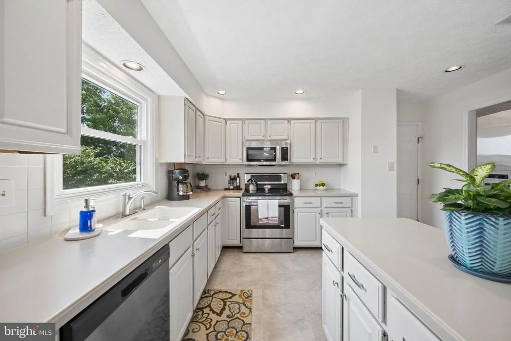 Photo of 6305 DERBY CIRCLE