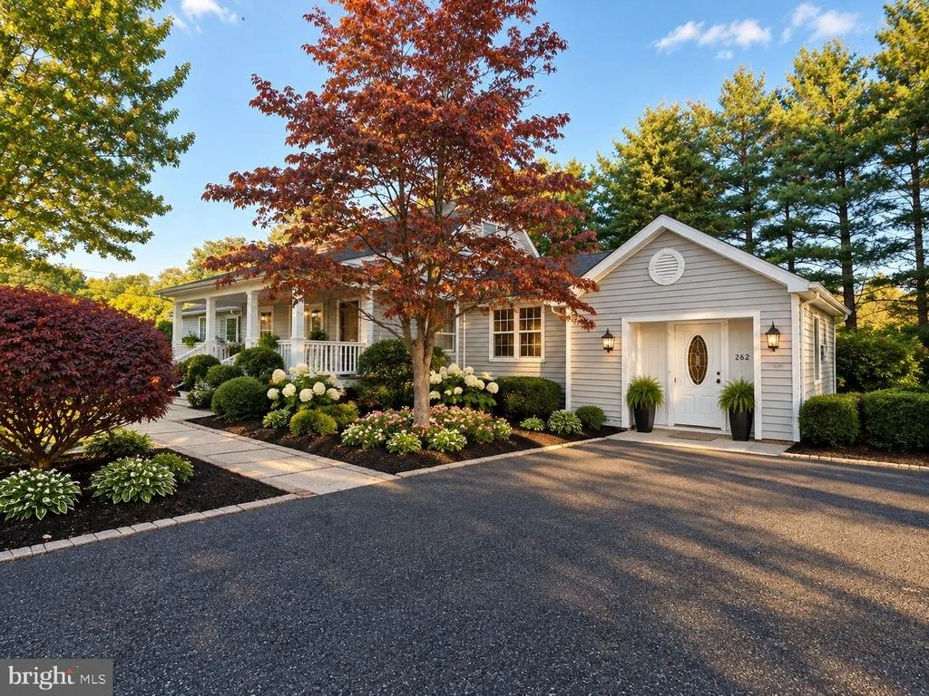 Photo of 262 W PARK DRIVE