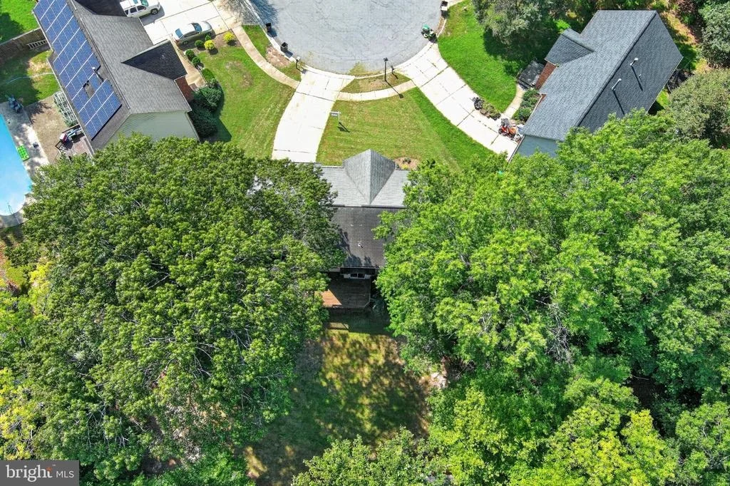 Photo of 9109 HELMSLEY DRIVE
