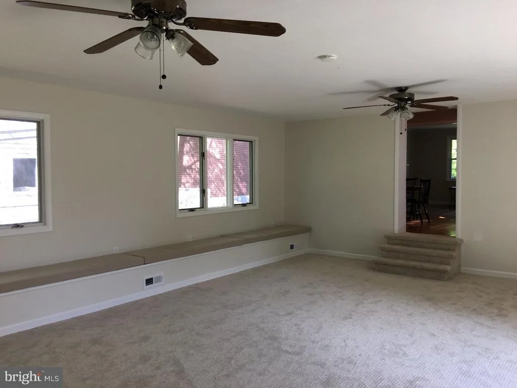 Photo of 1233 CRESTOVER ROAD