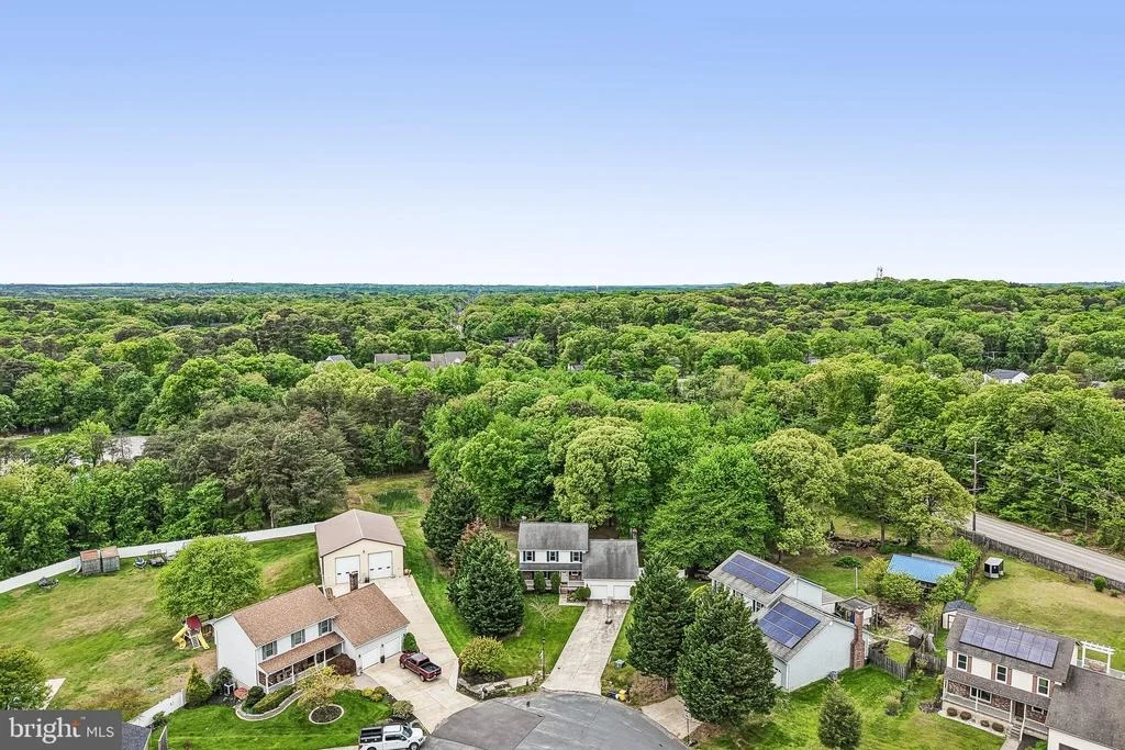 Photo of 592 EASON DRIVE
