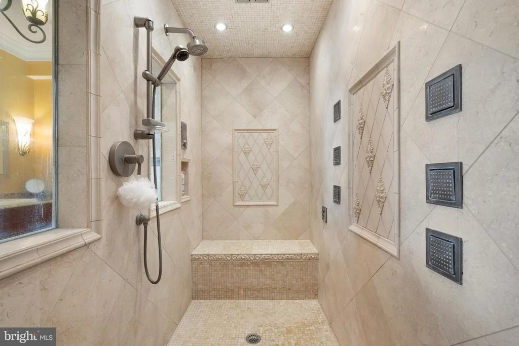 Photo of 206 HARBOR DRIVE