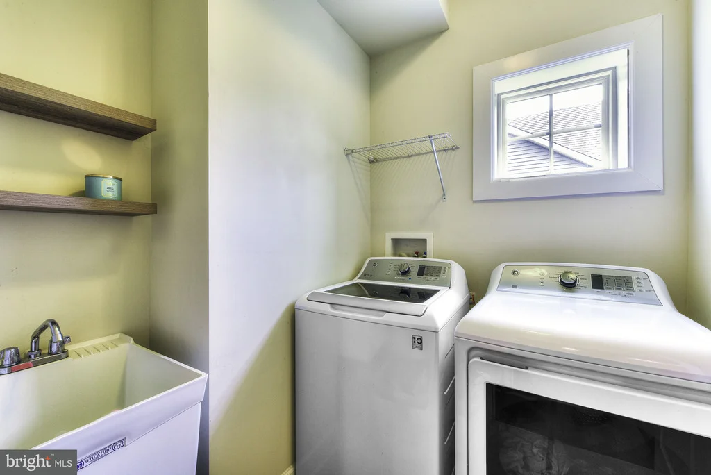 Photo of 33512 AUBURN DRIVE