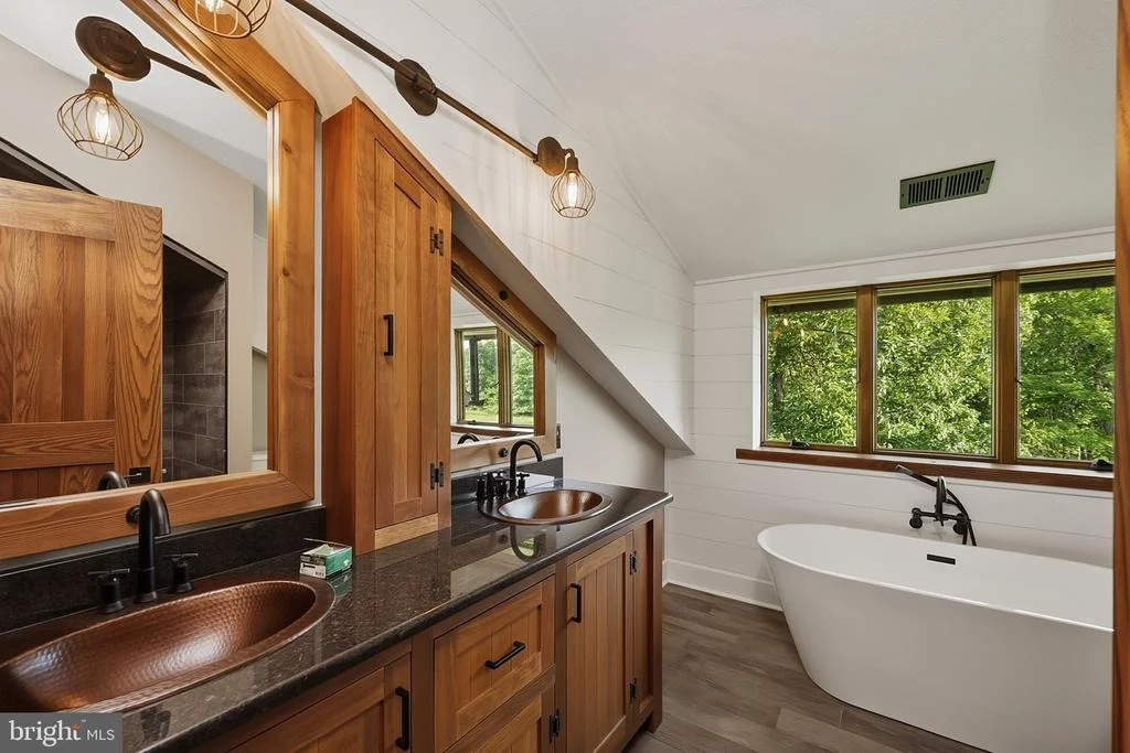 Photo of 415 NAZELROD ROAD