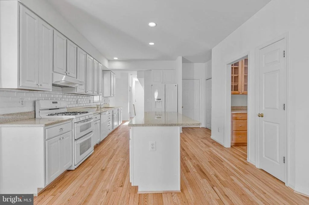 Photo of 4401 SHIRLEY GATE