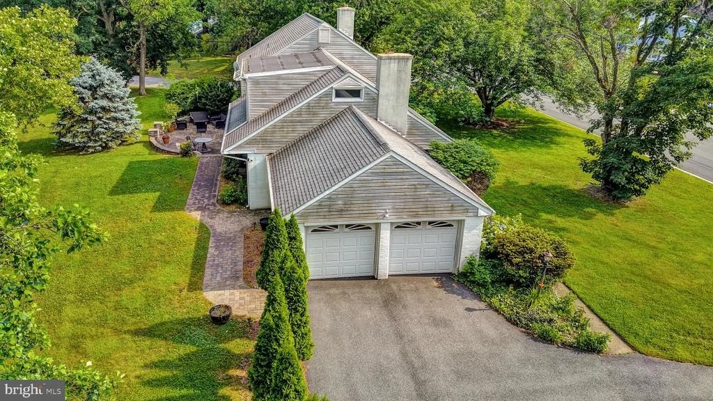 Photo of 102 MERIDEN DRIVE