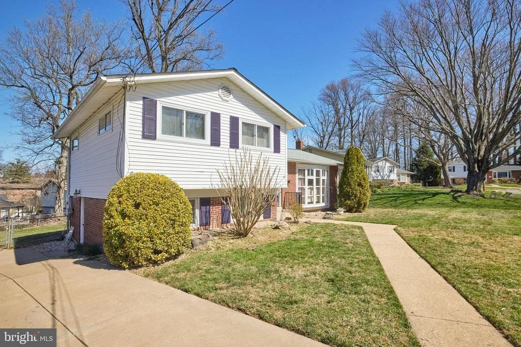 Photo of 7456 MADEIRA PLACE