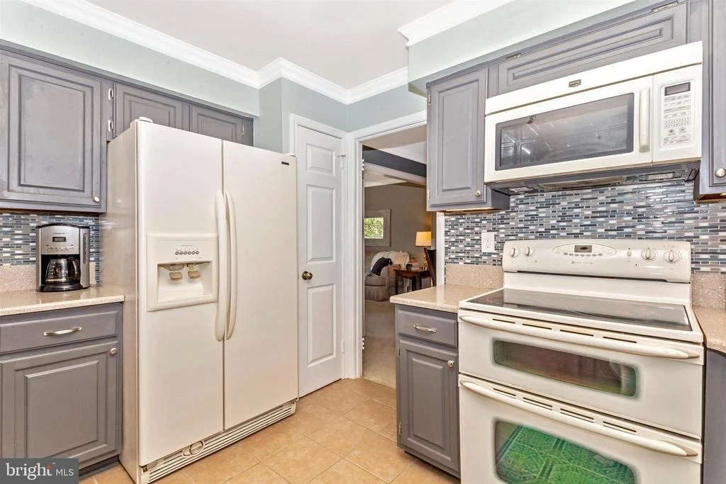 Photo of 10940 MIDDLEBORO DRIVE