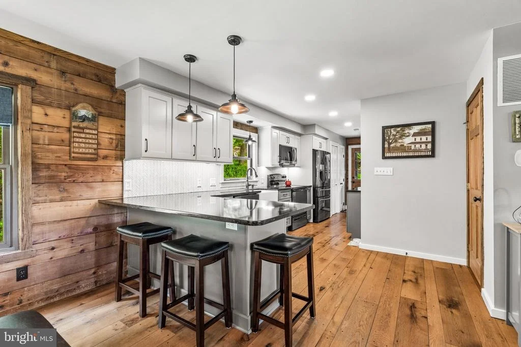 Photo of 9124 HAWBOTTOM ROAD