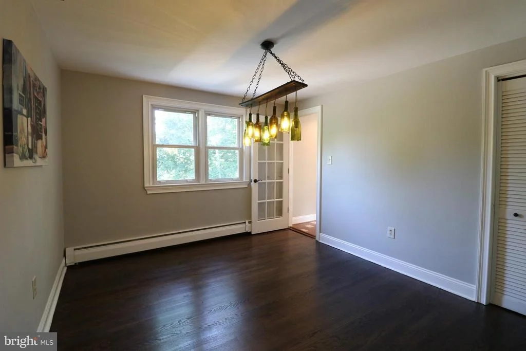 Photo of 708 N WARFIELD DRIVE