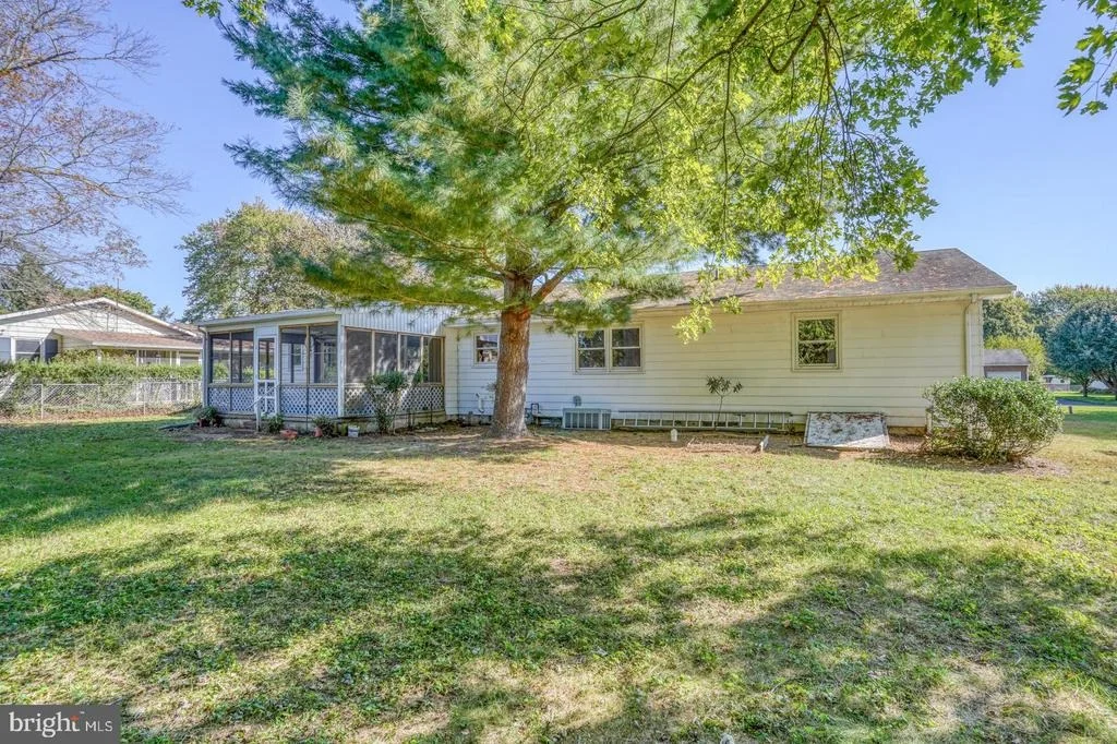 Photo of 54 MEADOW GLEN DRIVE