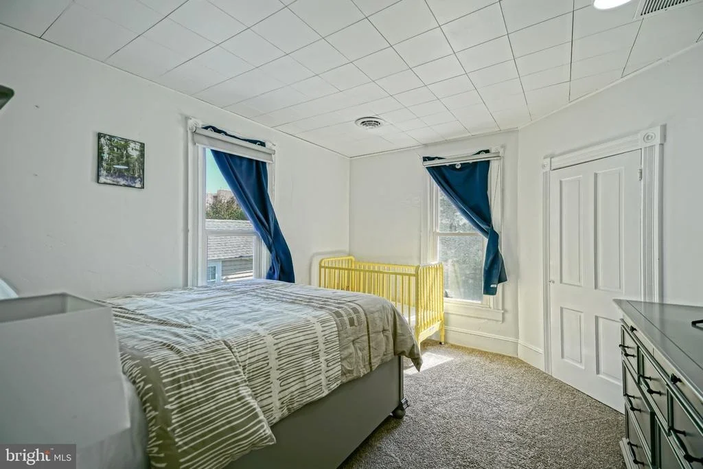 Photo of 18 DELAWARE AVENUE