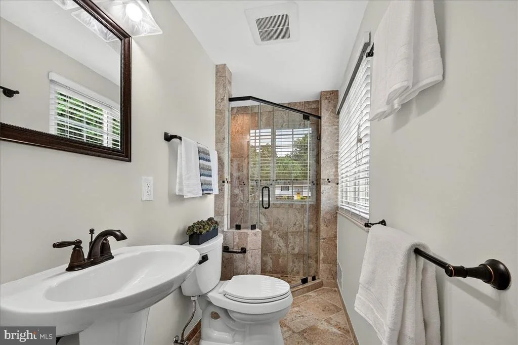 Photo of 1104 CLARKE STREET