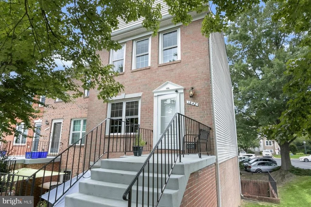 Photo of Unit 191 at 1842 BRONZEGATE BOULEVARD