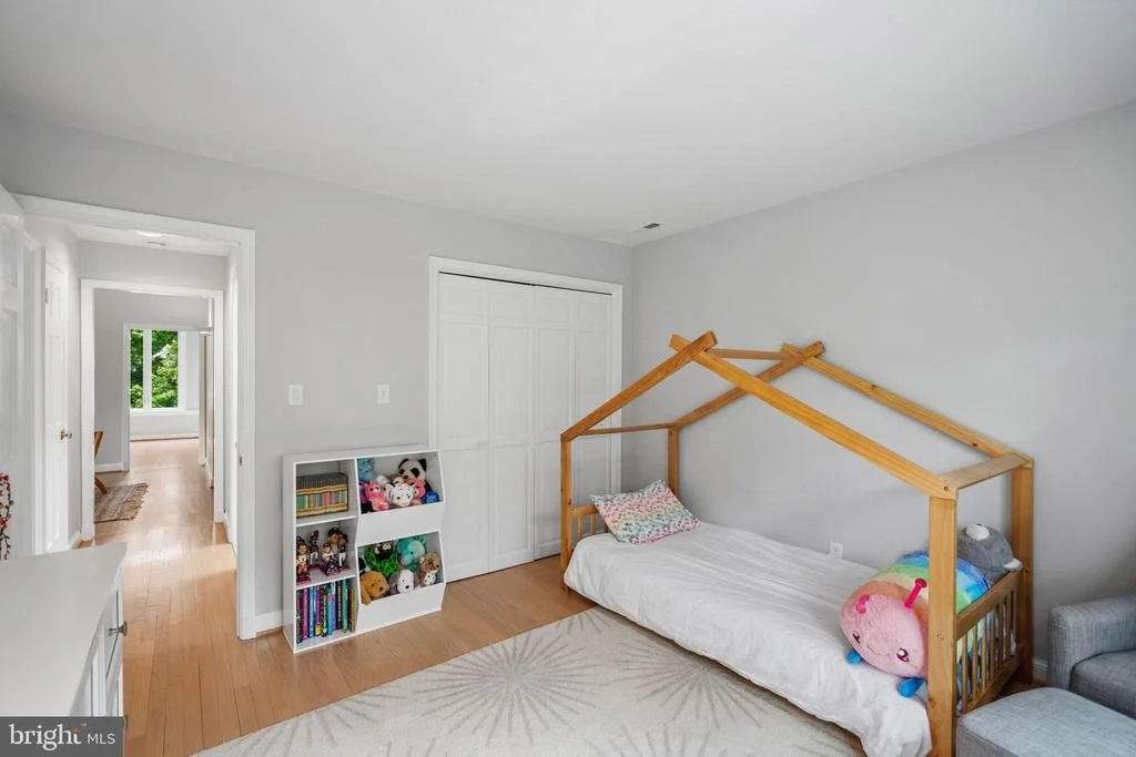 Photo of 7301 SUMMIT AVENUE