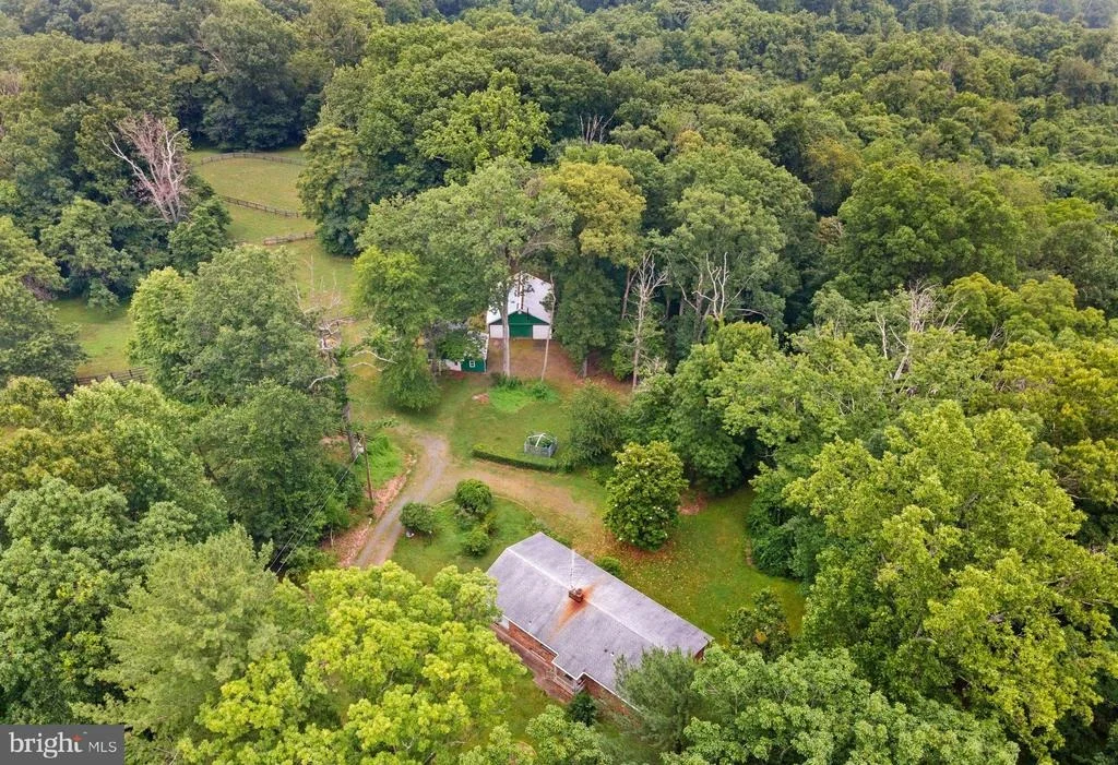 Photo of 6301 LEEDS MANOR
